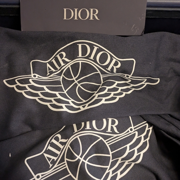 Air Jordan Dior High Tops - Picture 2 of 8